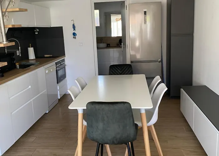 Club 4 A 5 Personnes * Sanary-sur-Mer