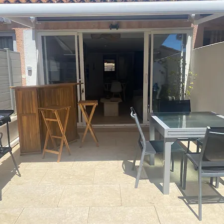 Club 4 A 5 Personnes Apartman *